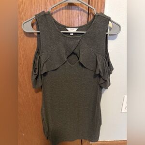 Candie’s MED grey ribbed top, open shoulder, gather sides